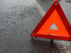 В тройном ДТП с грузовиком и иномарками в Волгограде пострадали двое