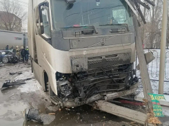  Волгоградка из Audi погибла после треш-ДТП с фурой