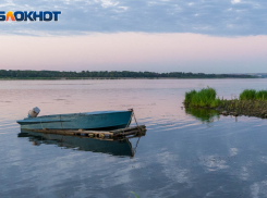 Гигантское нефтяное пятно увидели на утренней Волге рыбаки
