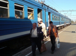 В Волгоградской области встали электрички и поезда