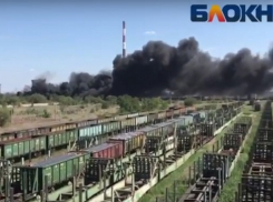 Пожар на «кладбище покрышек» в Волжском сняли на видео 