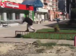 Волгоградцы сняли на видео роллеров, берущих штурмом забор