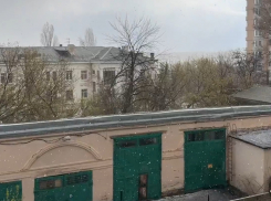 Сильный град с грозой накрыл Волгоград: видео