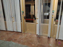 На разбившего стекла в музее-панораме приезжего завели уголовное дело в Волгограде 