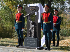 Новый памятный знак открыли на Мамаевом кургане 