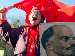 Из Москвы прислали двух эмиссаров в помощь волгоградским коммунистам