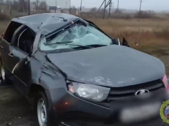 Жуткая смертельная авария произошла на трассе под Волгоградом: пассажир Lada  погиб