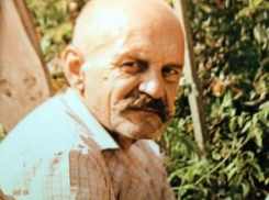 Попал на камеры: мужчину в черной шапке ищут в Волгограде 