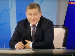 Волгоградского губернатора упрекнули в матершине во время прямой линии