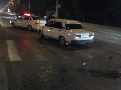 На юге Волгограда водитель на ВАЗ-21053 сбил на «зебре» 23-летнюю астраханку