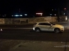 Лихач на внедорожнике Mercedes сбил 16-летнего подростка в центре Волгограда