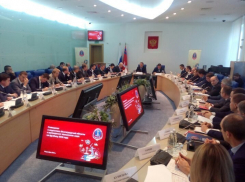 Виталий Мутко раскритиковал ход строительства гостиницы на Предмостной площади в Волгограде 