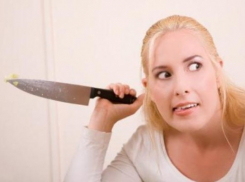 В Волгограде разъяренная женщина пырнула ножом 30-летнего друга