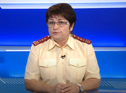 Жесткий контроль пообещала Зубарева невакцинированным сотрудникам в Волгограде