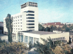 «Огонек», «Север» и «Кристалл»: какие кафе кормили туристов Волгограде в 70-е