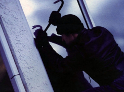 В Рождество под Волгоградом двое парней ограбили сельский магазин