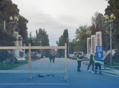 В Волгограде из-за реставрации военного мемориала закрыли проход на Аллее Героев