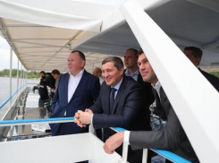 Волгоградский губернатор Андрей Бочаров бросил все и уехал в Иран