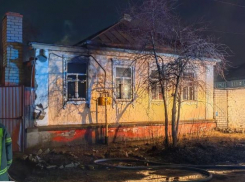 Мертвого мужчину нашли в частном доме с пристройкой в Волгограде 