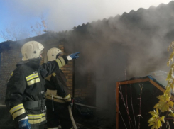 В загоревшемся из-за сигареты доме под Волгоградом пострадал 56-летний мужчина