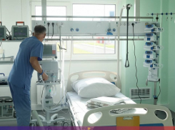 Волгоградские депутаты поздравили жителей с Новым годом призывом сделать прививку от COVID-19