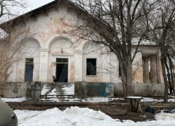 Заброшку в историческом поселке Волгограда продают за 10 млн