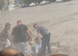 В Волгограде пенсионер упал в обморок в душном автобусе №2