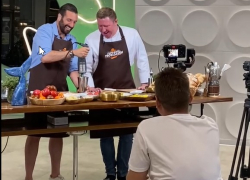 Известный телеведущий Федерико Арнальди вернулся в Волгоград ради стейка из арбуза и другой кулинарной экзотики