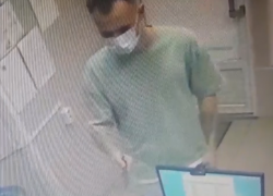 Волгоградец ради 5 тысяч рискнул свободой на 10 лет: видео ограбления с ножом