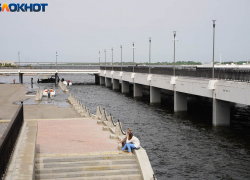 Затопляющая набережную большая вода придет в Волгоград 