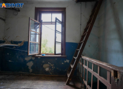 Труп нашли в подъезде: убийца с огнестрелом разгуливал под Волгоградом