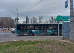 Водитель не закрыл двери и поехал:  волгоградка получила травмы после поездки в автобусе