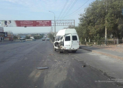 «Газель» протаранила стоявшую маршрутку 8 «С» в Волгограде: трое пассажиров в больнице