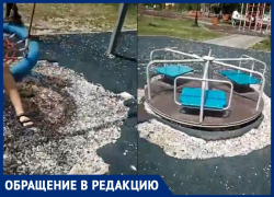 Суровый тракторный контингент: волгоградка показала на видео, как за год угробили современные площадки для детей