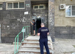 В Волгограде арестовали всадившего нож в голову 20-летней соседки