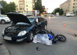 В Ворошиловском  районе Волгограда под колесами иномарки скончался 30-летний мотоциклист