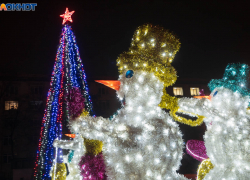 Демонтаж новогоднего декора начали в Волгограде