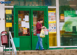 По подсчетам волгоградского эксперта, продукты в регионы должны быть в четыре раза дешевле