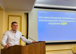 Один из самых молодых и богатых депутатов Волгограда в компании таинственной красавицы сделал громкое политическое заявление