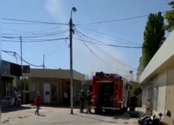 Горящий в Волгограде рынок сняли на видео 