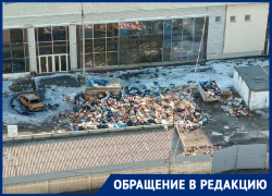 В Волгограде рынок на Спартановке утонул в мусоре 
