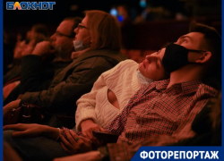 «Навязывается откровенный разврат»: в Волгограде сотни пар при осуждении Церкви вместе отметили День святого Валентина
