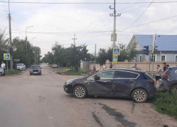 Таран иномарки с детьми в ДТП с переворотом сняли на видео в Михайловке