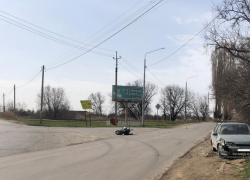 14-летний водитель мотоцикла протаранил «четырнадцатую» под Волгоградом и попал в больницу