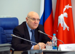 Внесшего более сорока поправок в Конституцию волгоградского профессора вызвали в Москву