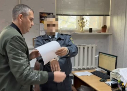 Задержание инспекторов Гостехнадзора за получение взяток в Волгограде попало на видео 