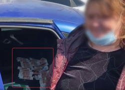 Дерзкие покупательницы расплачивались фальшивками на рынках Волгоградской области