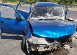 В Волгограде на Третьей Продольной легковушка врезалась в "ГАЗель"