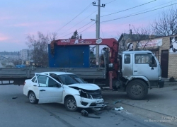 Житель Пермского края за рулем Dongfeng протаранил волгоградца на "Ладе Гранте"