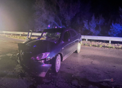 Водитель и пассажирка чудом выжили в ДТП на трассе в Волгоградской области